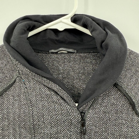 Lululemon Pullover Women Size‎ 4 Base Runner 1/2 Zip Style Gray Workout Gym - Picture 3 of 9